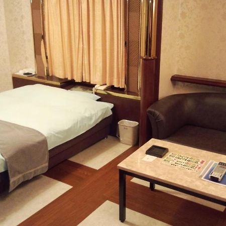 Hotel Itami Exterior photo